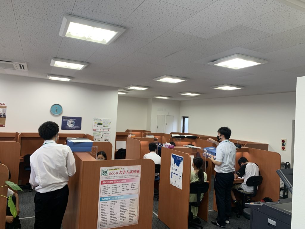 ECC個別指導塾ベストワン岡場駅前校の教室・授業風景